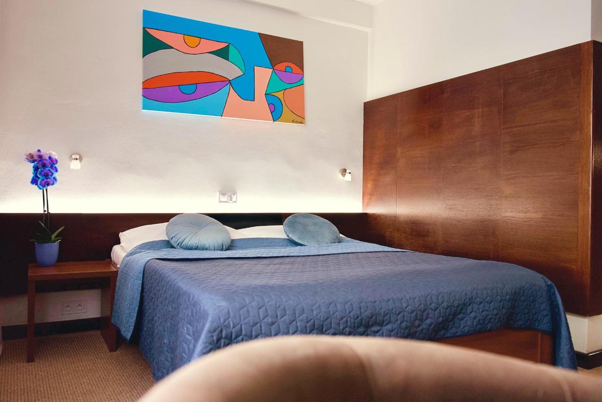 Hotel Merkur - Яблонец над Нисоу Екстериор снимка